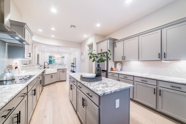 620 E Kalalau Dr