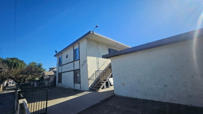 Photo - 1520 E 85th St