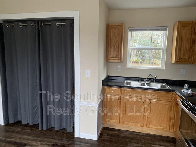 Photo - 203 W Main St