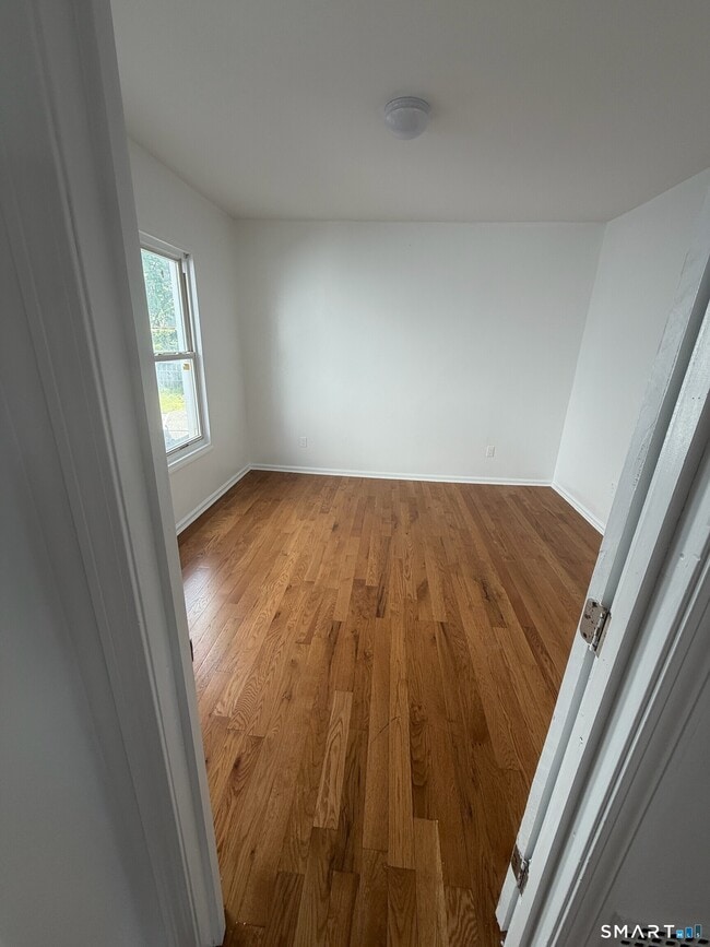 Photo - 304 Poplar St