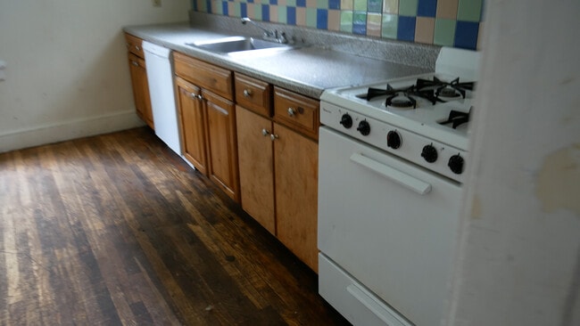 Photo - 96 Huntington St