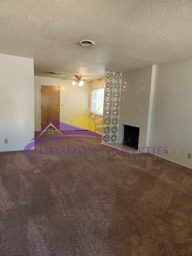 1430-1432 Topaz Way