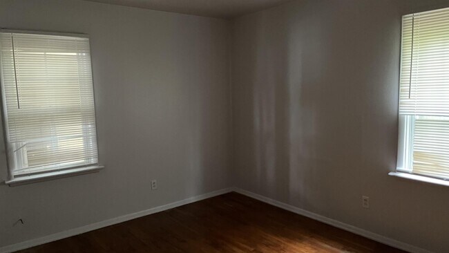Photo - 3609 Woodside Dr