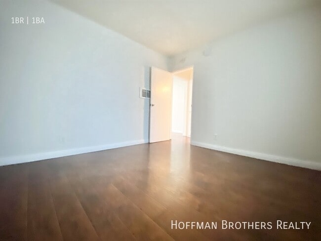 Photo - 16215 Vanowen St Unit 11