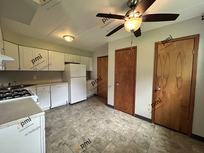 Building Photo - 660 N Hobart Rd Unit 4