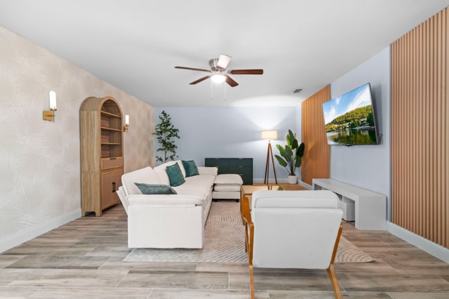 8402 Lava Pl