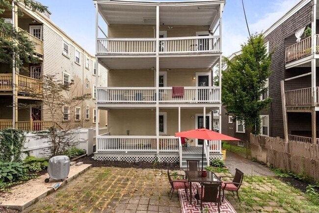 Photo - 389 Centre St Unit 1