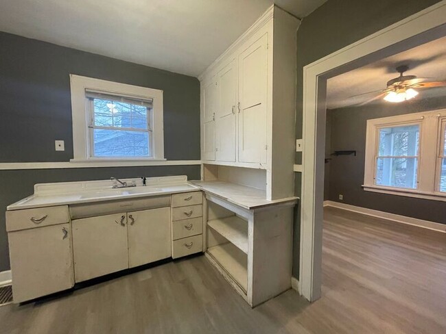 Photo - 119 Carbon St