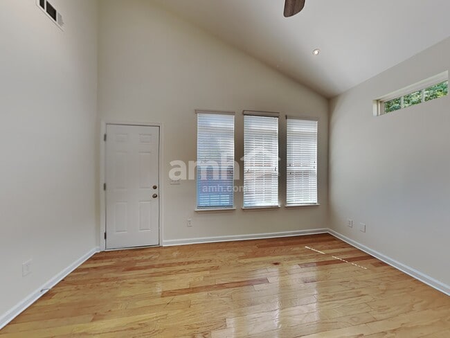 Photo - 518 Anglewood Trace