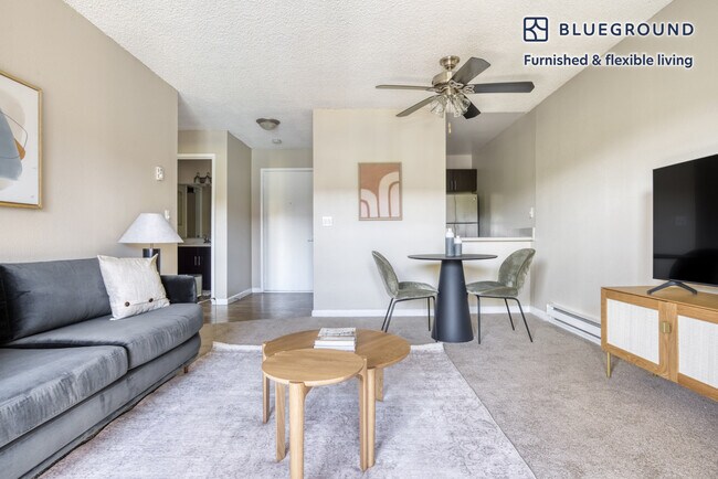 Photo - 666 Edgewater Blvd Unidad FL2-ID652