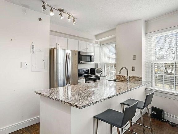 Photo - 534 Beacon St Unit 305