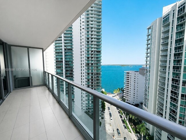Photo - 1300 Brickell Bay Dr Unidad 1904