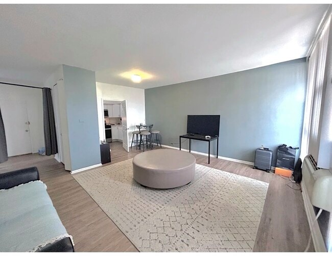 2921 S Michigan Ave Unit 103