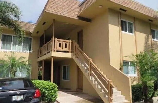 Building Photo - 2719 NW 39th Terrace Unit 204 Rental