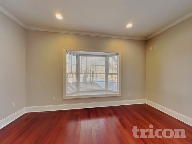 Photo - 1585 Deer Run Ct