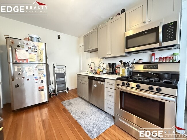 Building Photo - 111 Kenrick St