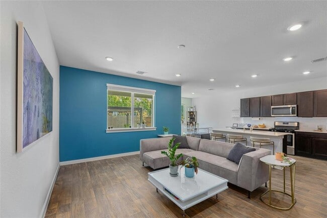 Photo - 202 Big Sandy Creek Dr