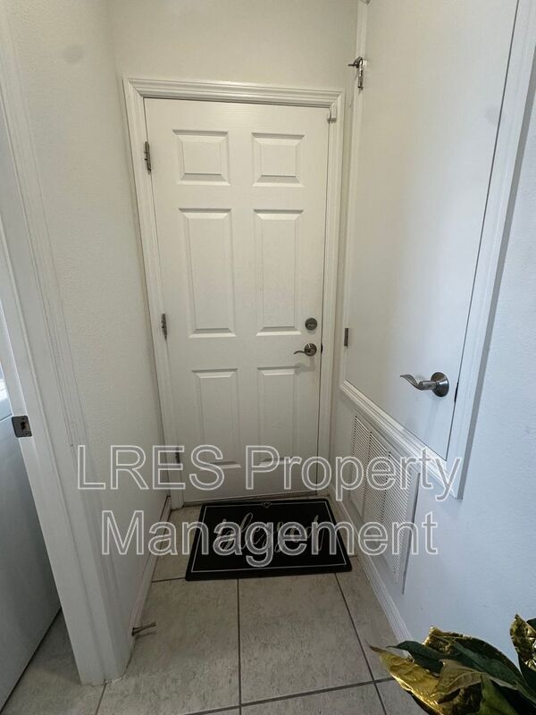 Photo - 3130 Amaranth St