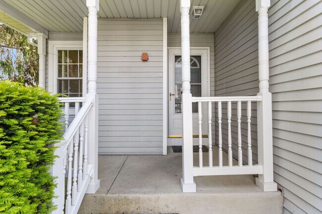 Photo - 3 Bd / 2.5 Bth Council Rock Townhome