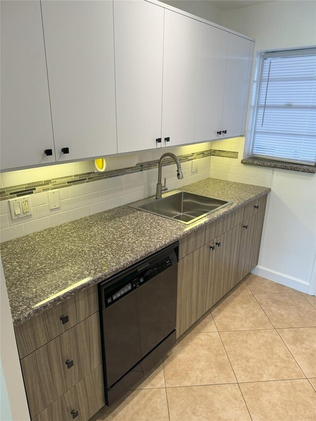 Photo - 2495 SW 82nd Ave Unit 102