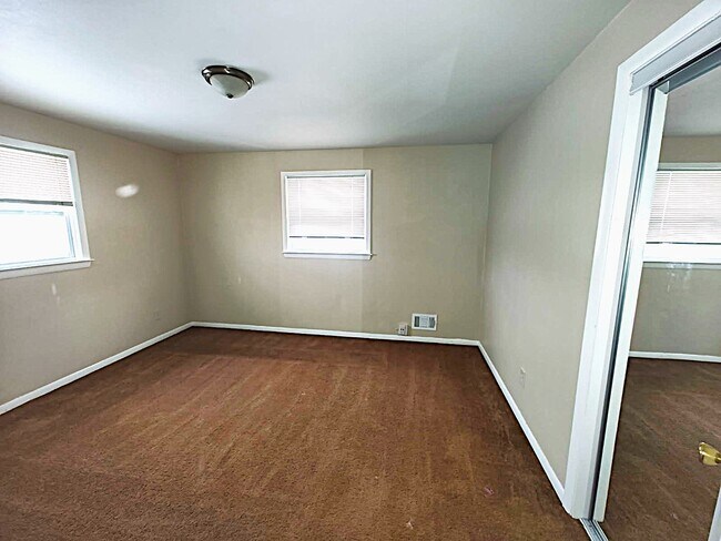 Photo - 534 Greenfield Rd