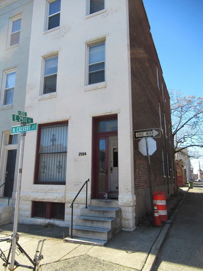 Building Photo - 2504 N Calvert St Unit 1