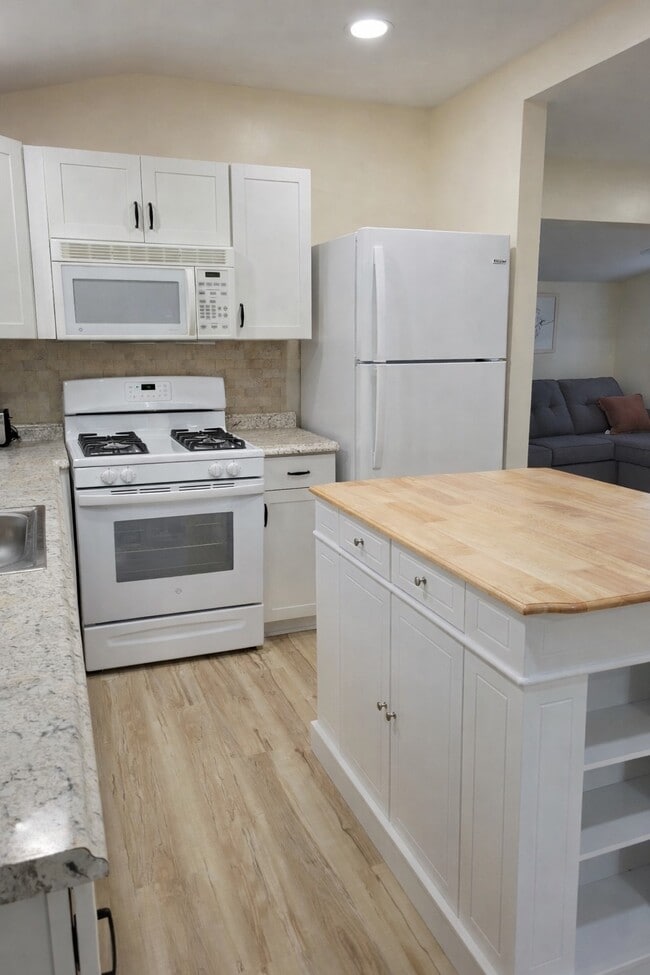 Photo - 381 Floatella Rd