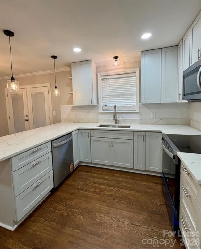 Photo - 4201 University Dr