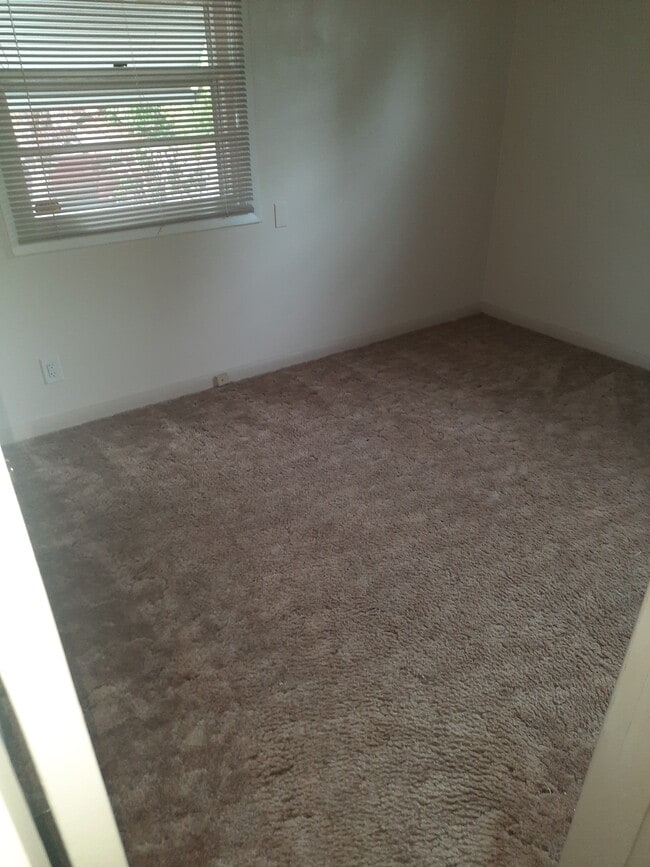 Dormitorio - 3505 NE Ainsworth St