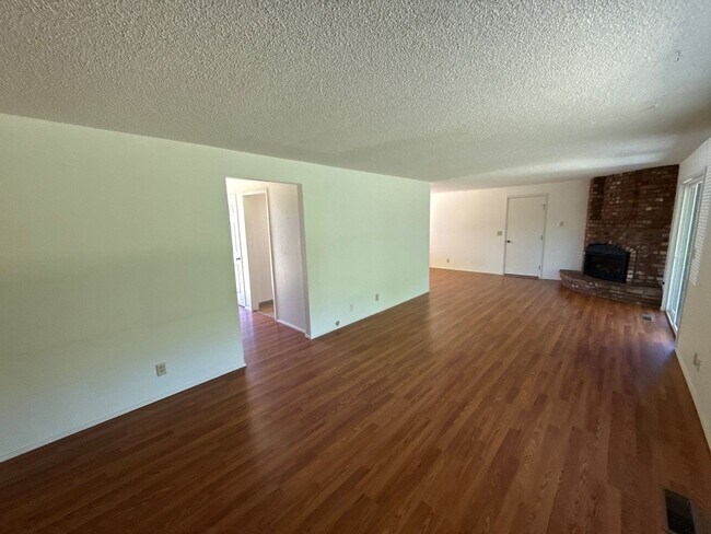 Photo - 1809 Wallace Rd NW