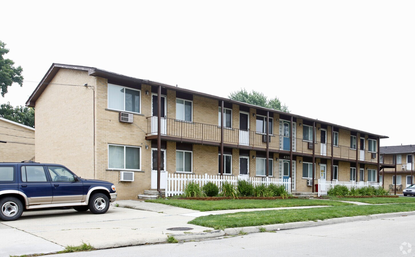 Parkview Manor - Parkview Manor Apartments