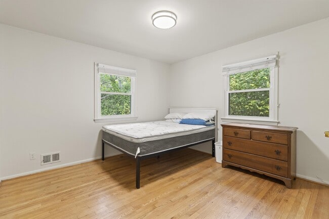 Photo - 4711 Norwich Rd