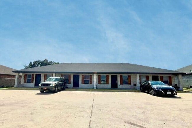Building Photo - 3401 N Inspiration Rd Unit 3 Rental