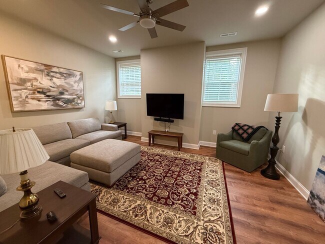 Photo - 2021 Rivermont Ave Unit A