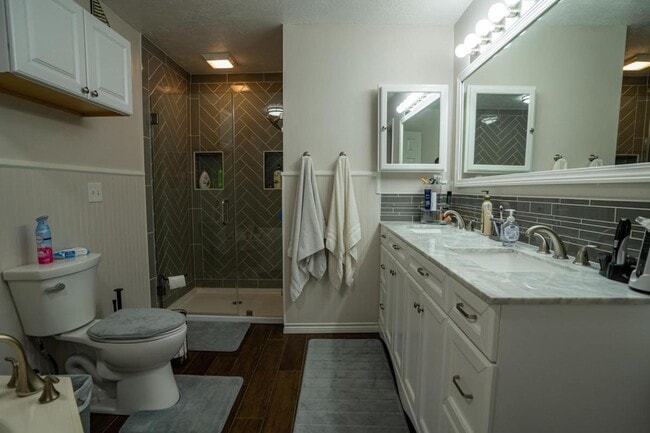 Photo - 13209 Bluff View Dr