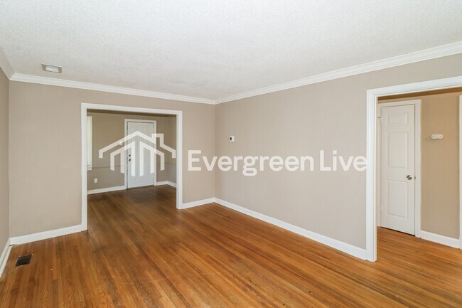 Photo - 965 Goodman St