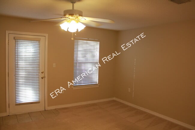 Photo - 976 Scenic Oak Ln