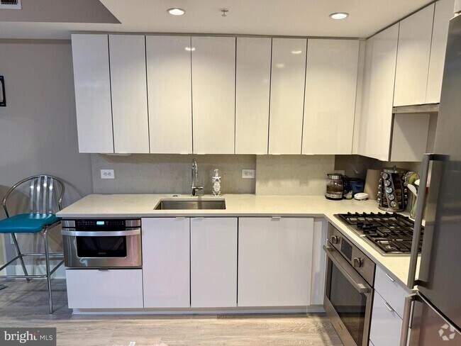 Building Photo - 1311 13th St NW Unit T05 Rental