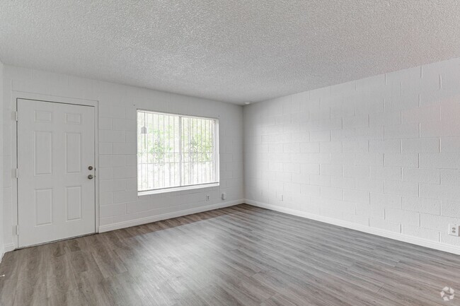 Building Photo - Charming Upstairs Unit with Prime Location... Rental