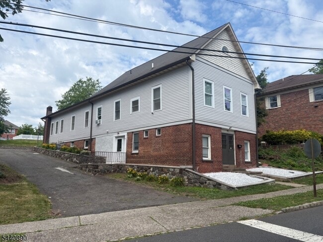 Building Photo - 192 Central Ave