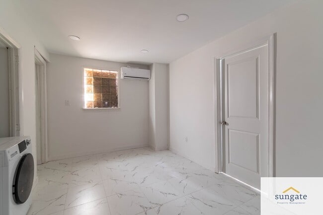 Photo - 208 Lloyd St