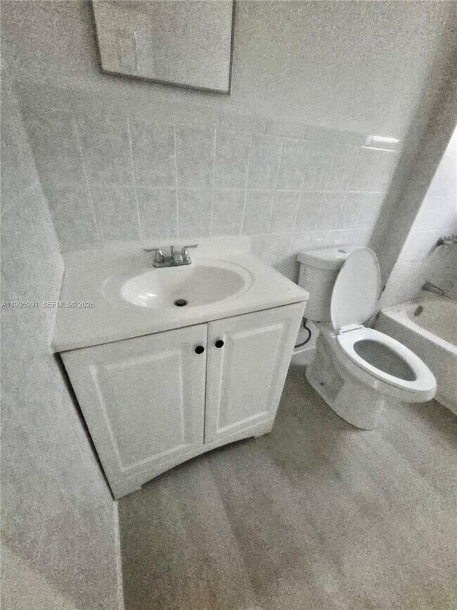 Photo - 568 SW 3rd St Unit Left 566