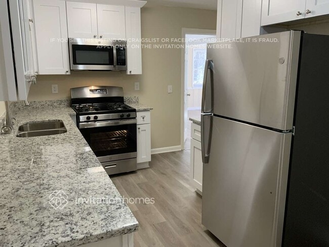 Photo - 2493 Romain Way