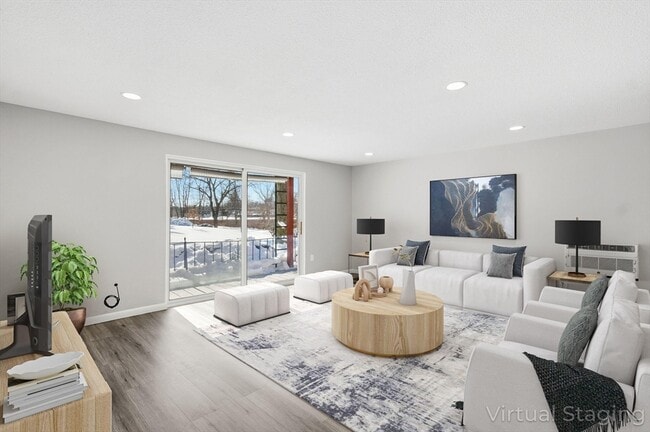 Building Photo - 18 Fountain Ln Unit 2