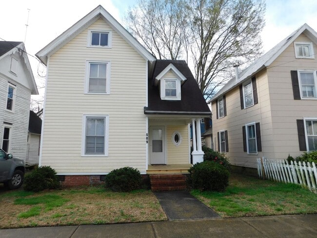 Building Photo - 3 bedroom 1 bath in Elizabeth City