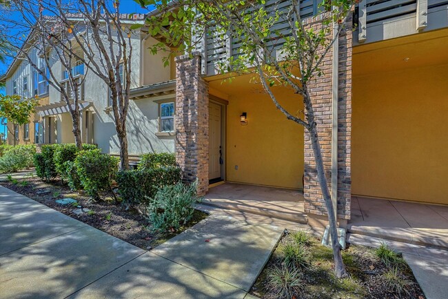 2 Bed | 2 Bath | 1,293 Sq Ft - 2 Bed | 2 Bath | 1,293 Sq Ft House