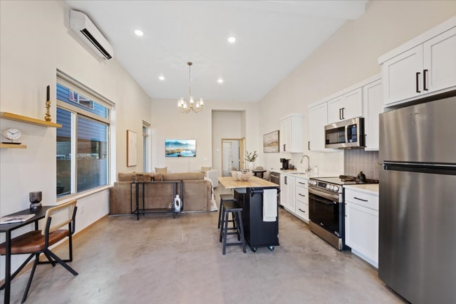 Photo - 617 S Adams St Unit 102