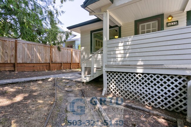 4+ Bedroom, 2 Bath Craftsman Bungalow Avai... - 4+ Bedroom, 2 Bath Craftsman Bungalow Avai... House