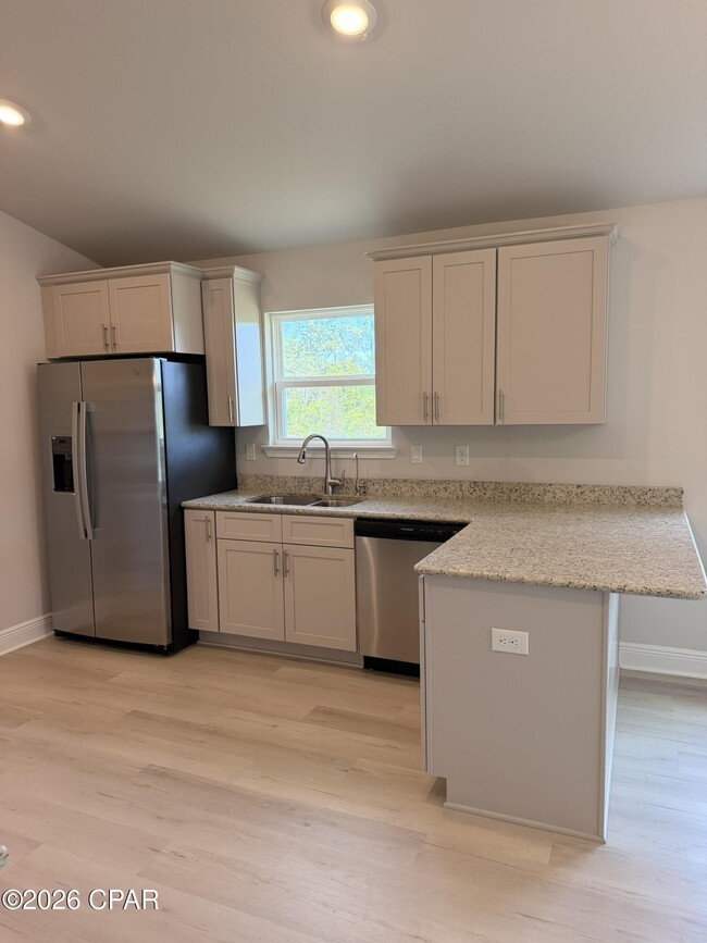 Photo - 1007 Bayside St
