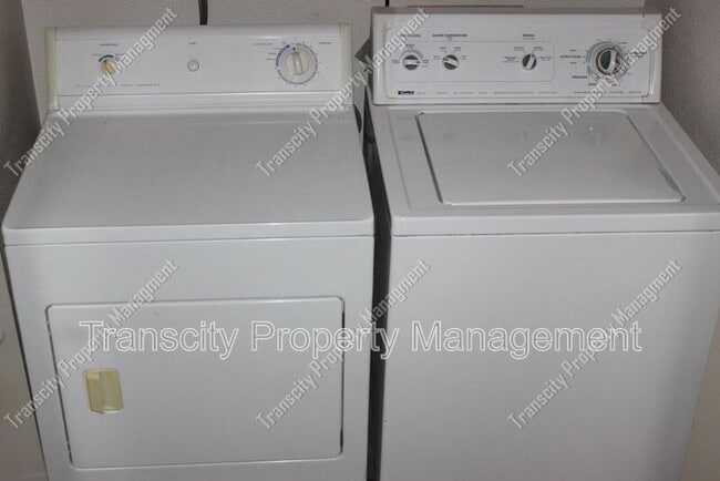 Photo - 2143 E Center Ln